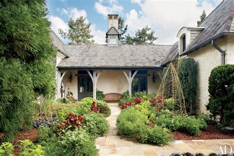 House & Gardens .